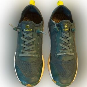 TropicFeel Sneakers, WD1-21 Chive Green, Like New, Size 9